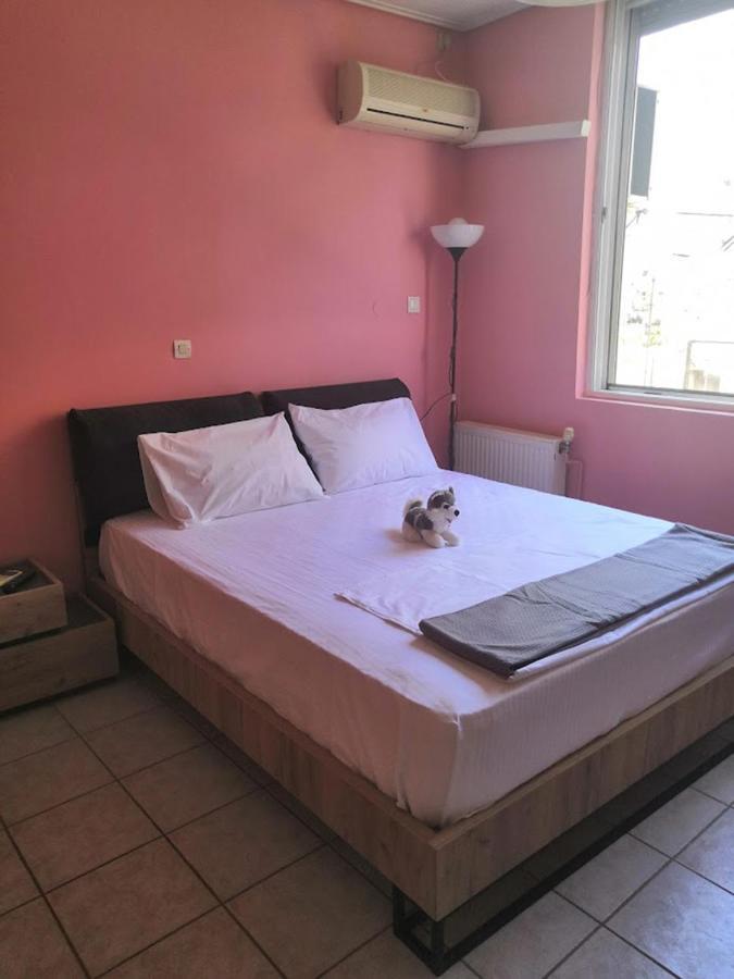 Beautiful And Cozy Appartment In Dafnh, Atenas Exterior foto