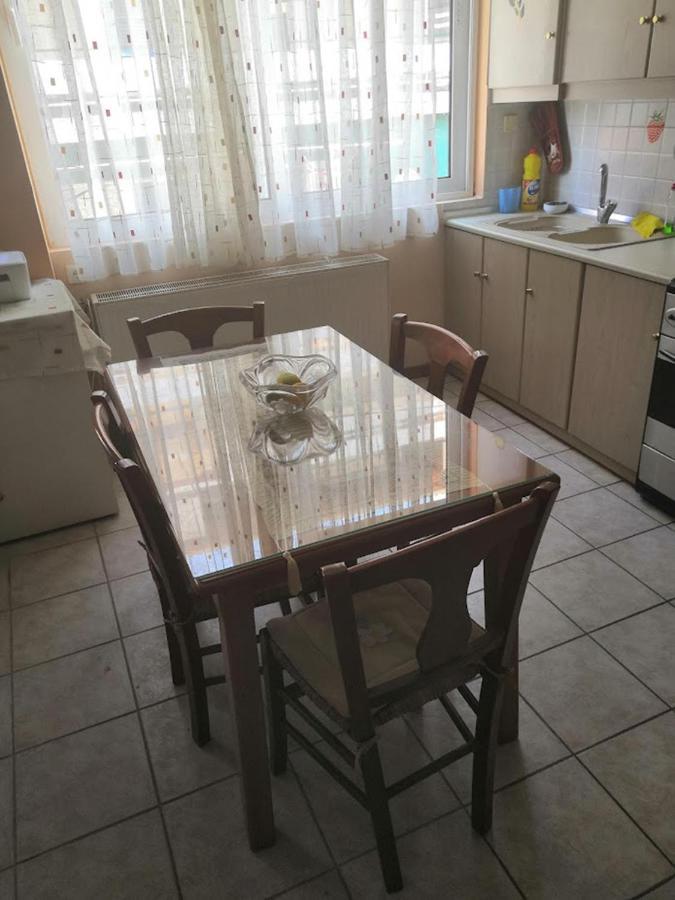 Beautiful And Cozy Appartment In Dafnh, Atenas Exterior foto