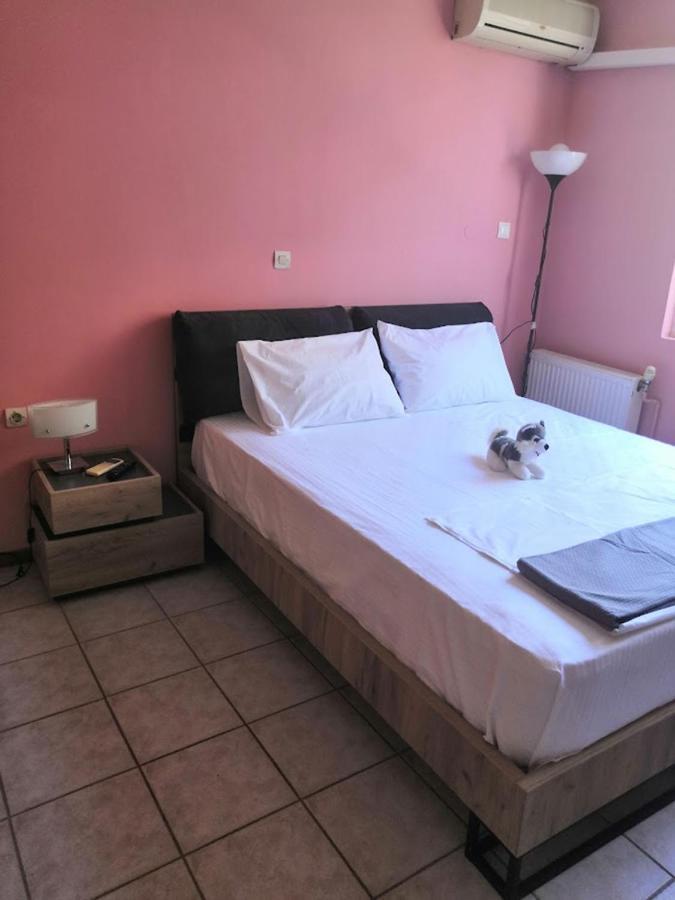Beautiful And Cozy Appartment In Dafnh, Atenas Exterior foto