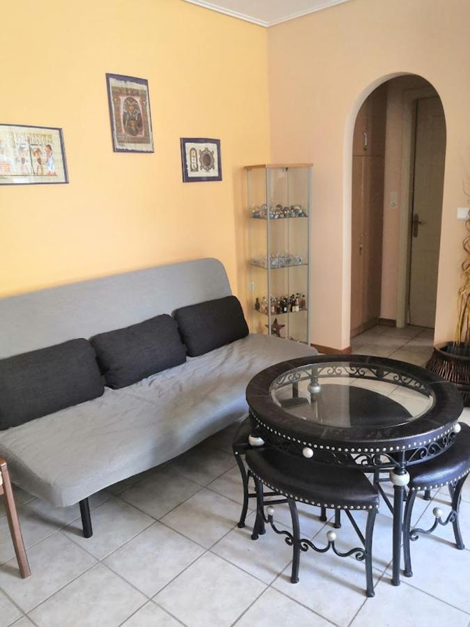 Beautiful And Cozy Appartment In Dafnh, Atenas Exterior foto