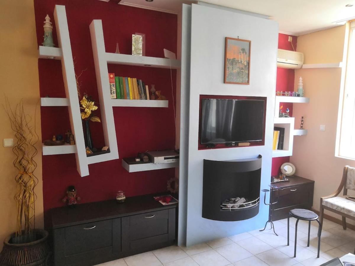 Beautiful And Cozy Appartment In Dafnh, Atenas Exterior foto