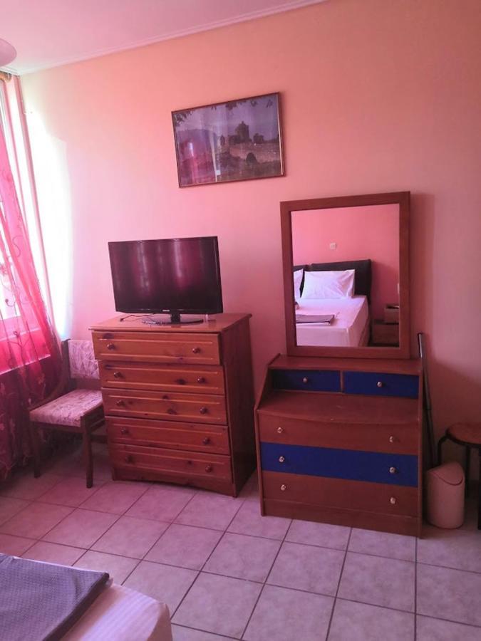 Beautiful And Cozy Appartment In Dafnh, Atenas Exterior foto